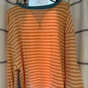 We The Free Sweater/Sweatshirt